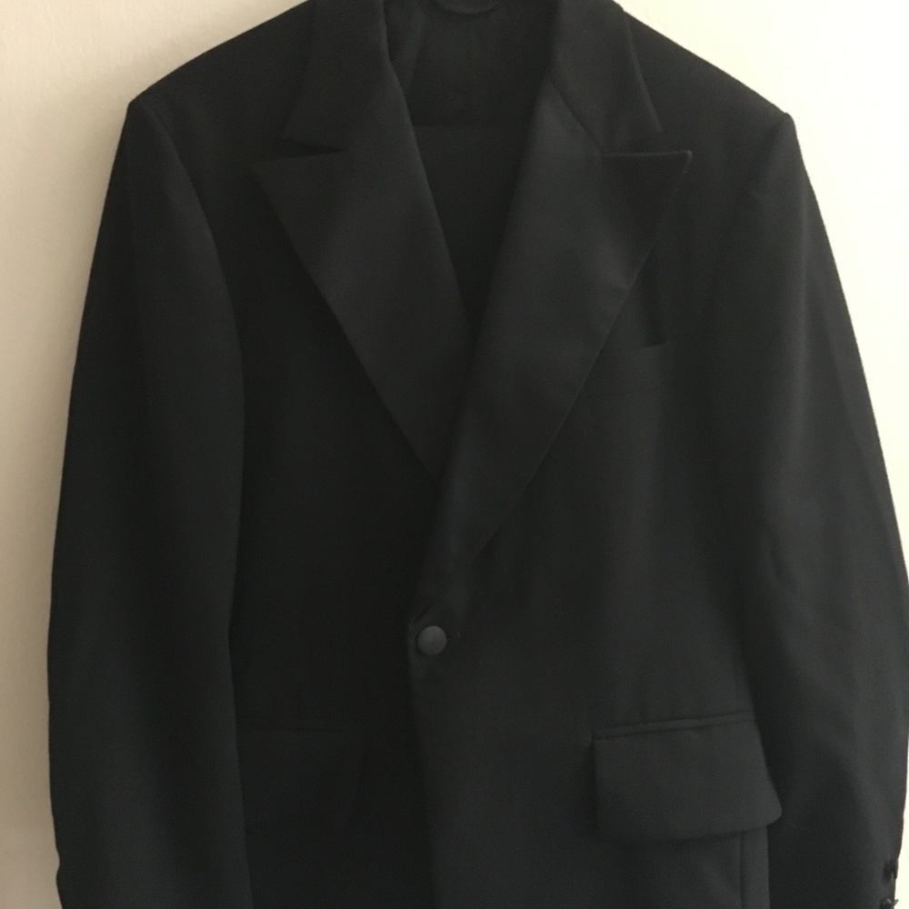 MEN'S TUXEDO